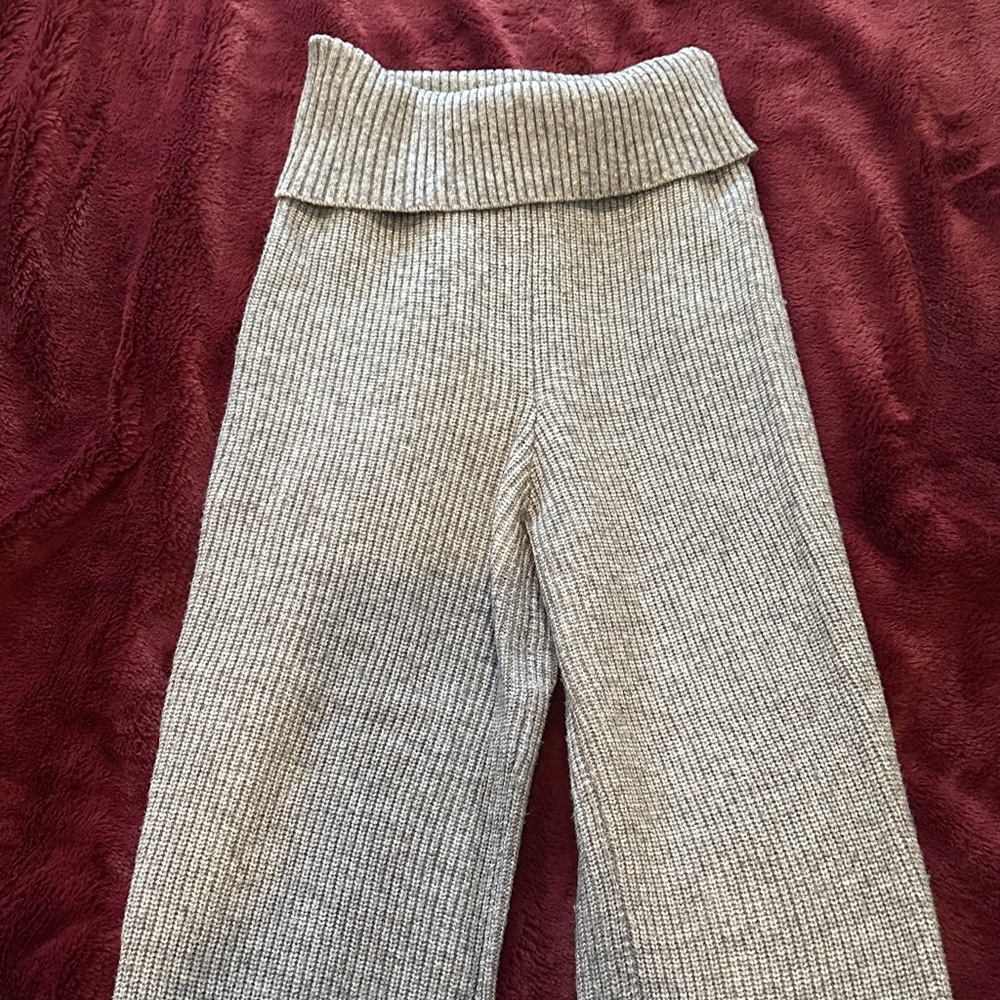 Sweater & Sweats Set - Picture 6 of 10